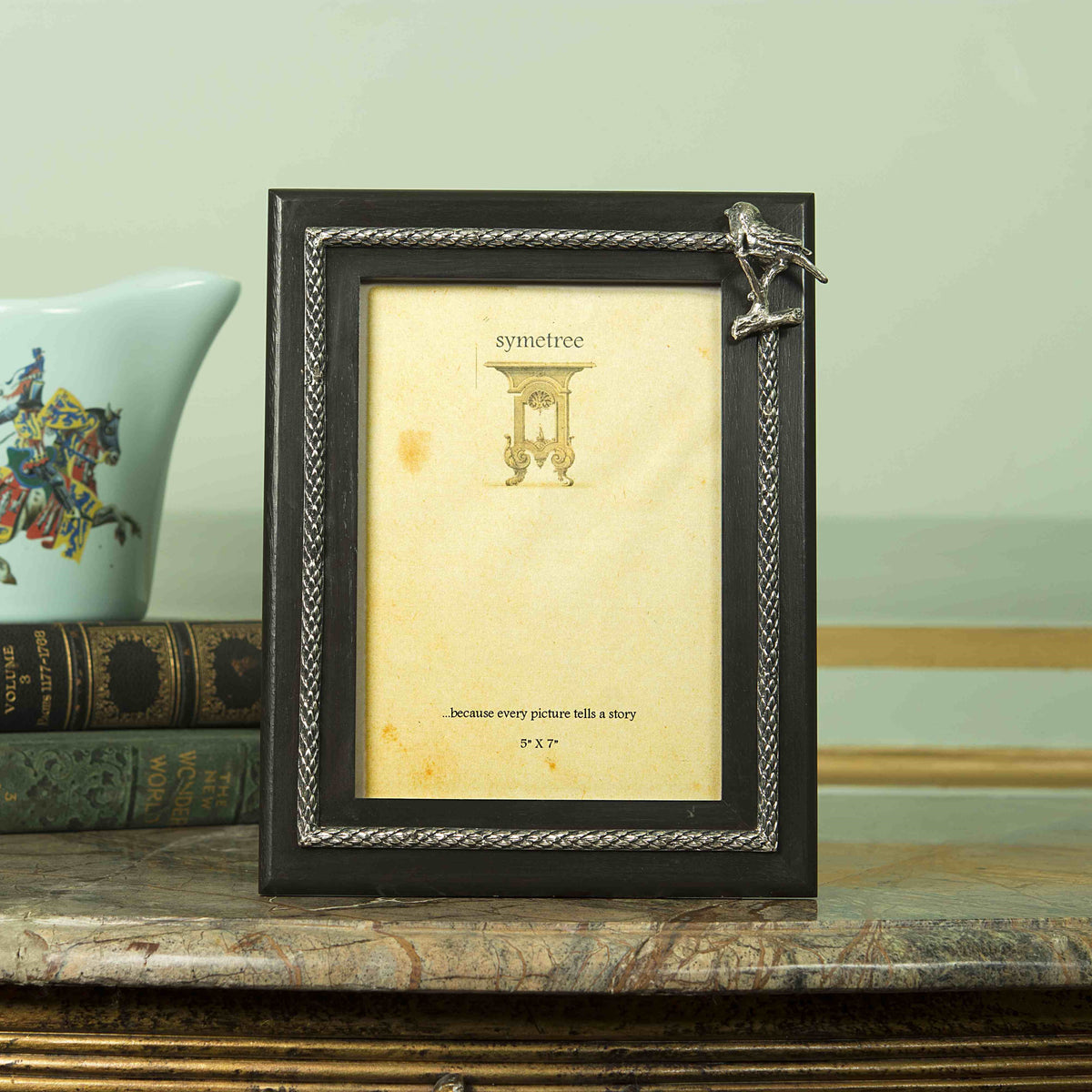 THE SPARROW PICTURE FRAME
