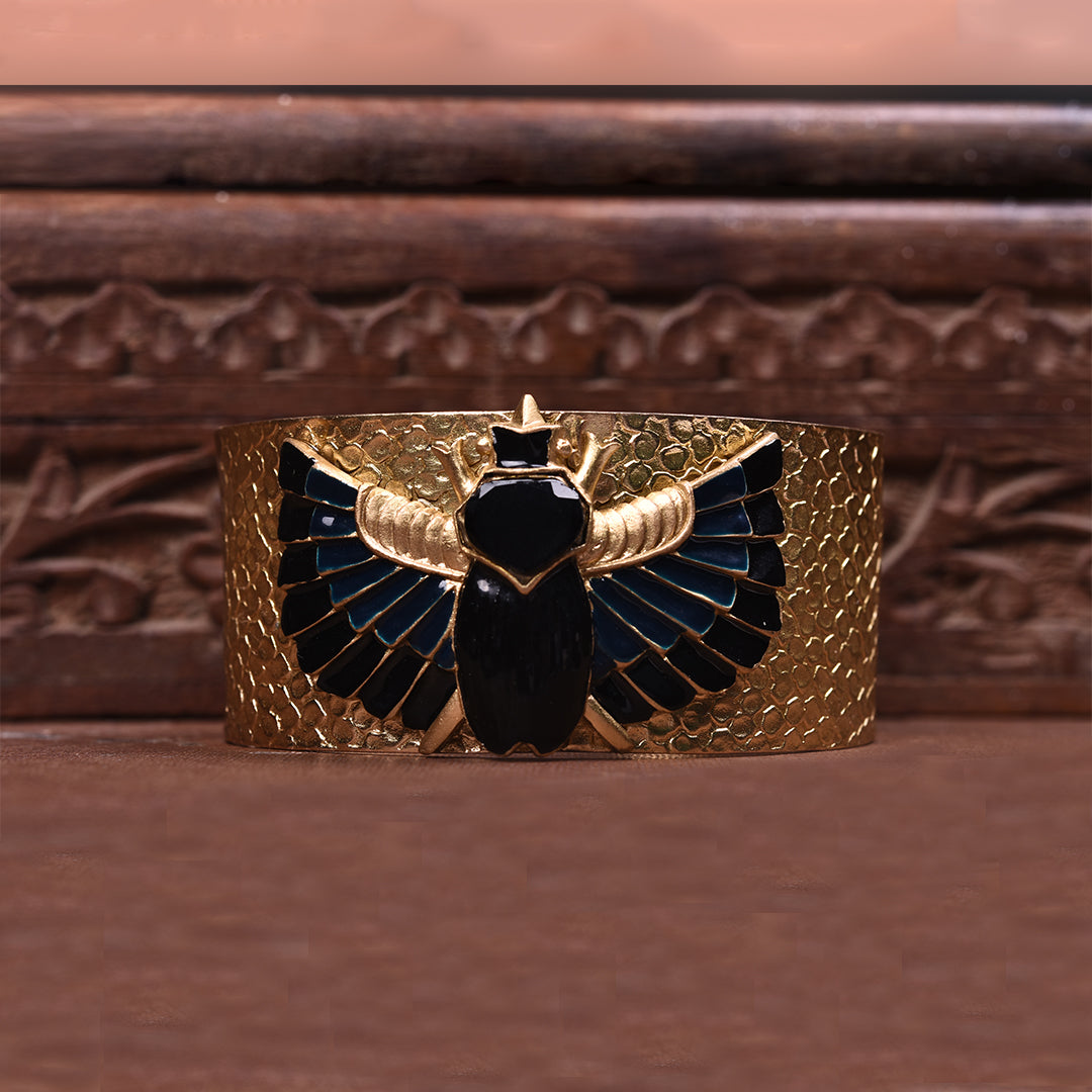 SYMETREE FLYING BEETLE ENAMELED CUFF
