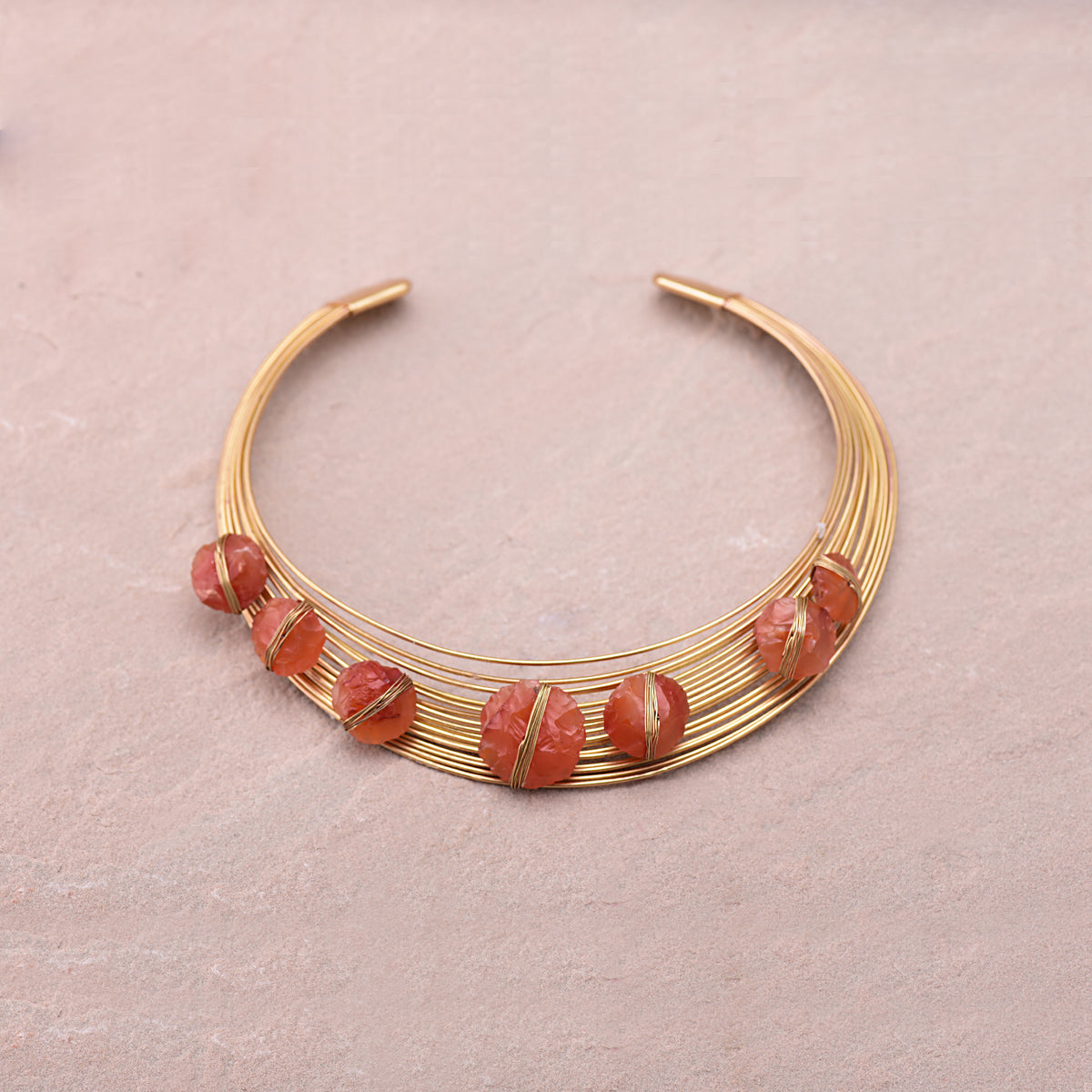 GOLDEN THREAD NECKLACE