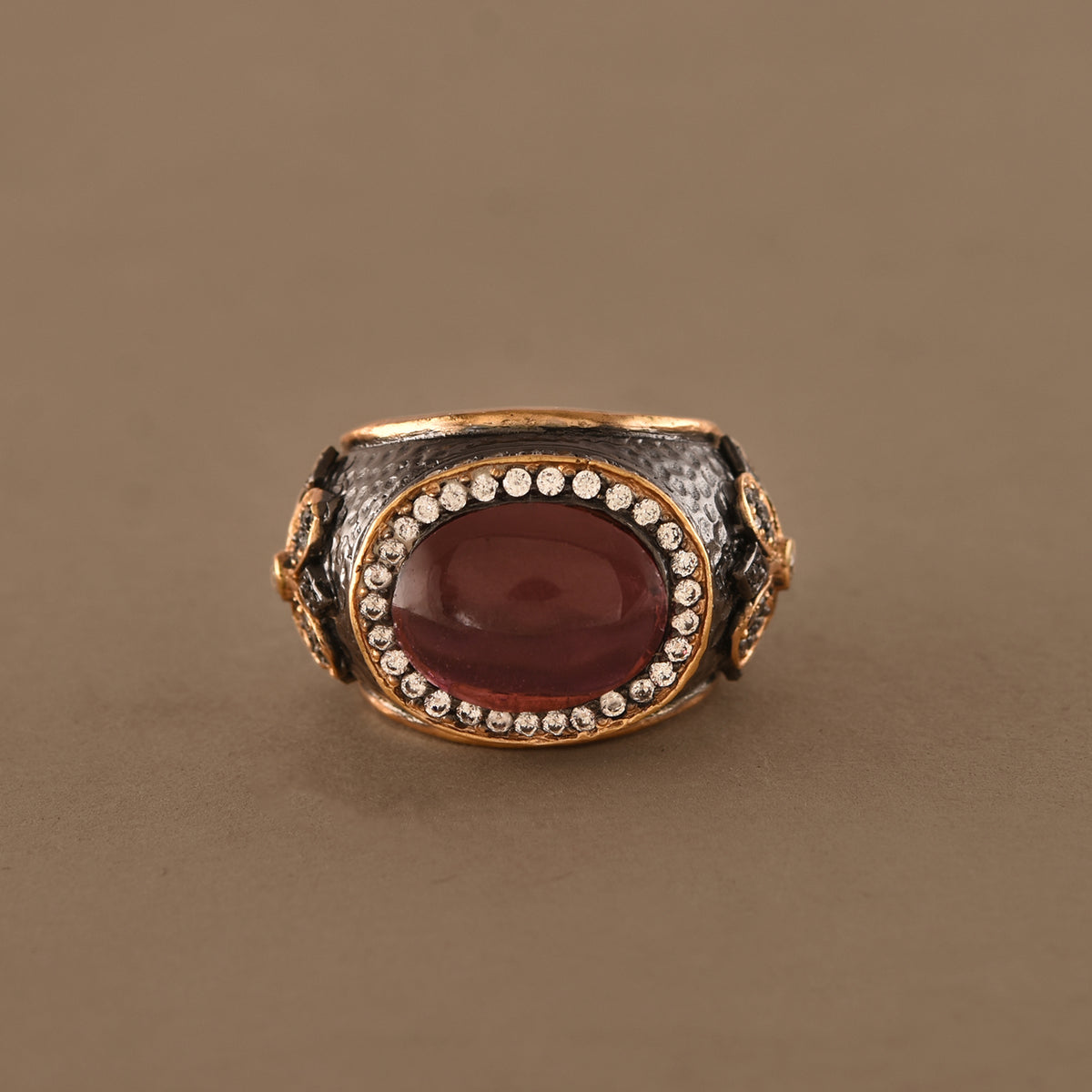 The Iris of the Istanbul ring